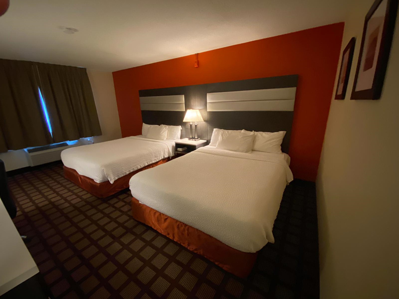 AmericaInn Hotel &amp; Suites Muebles decorativos sencillos para hoteles