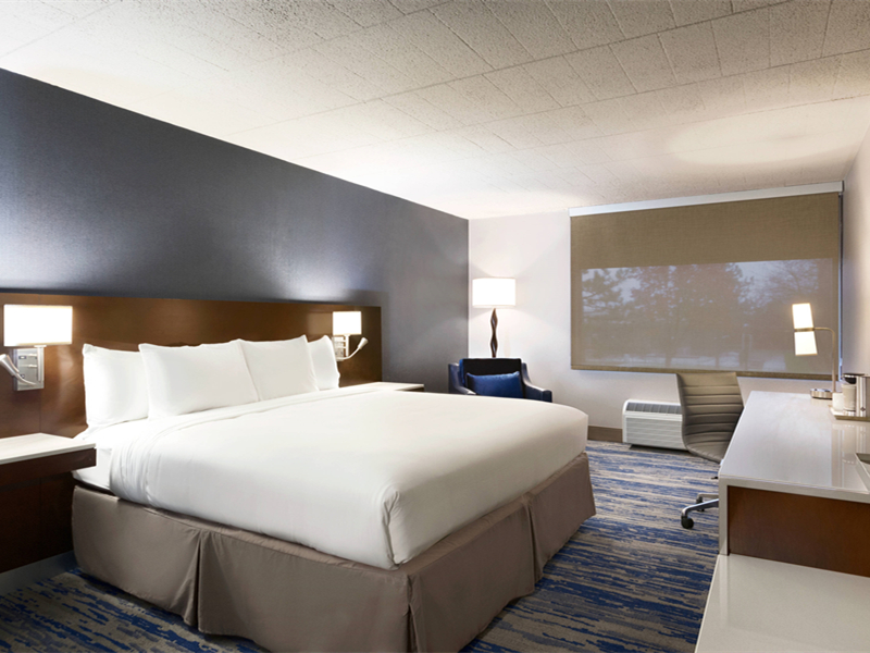 Muebles de hotel de tamaño king de Delta Hotels By Marriott